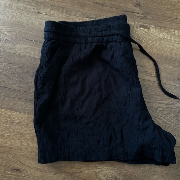 Black drawstring shorts - Picture 3 of 6